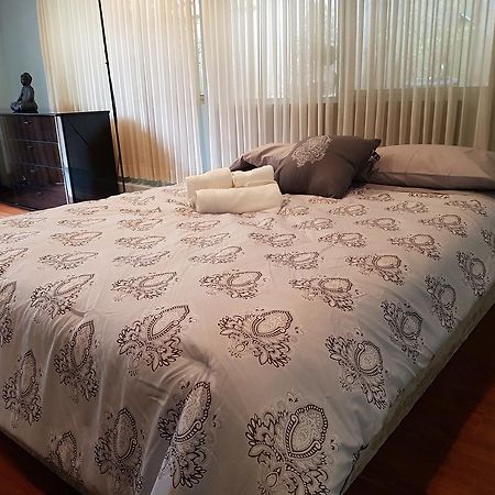 בורנבי Burris Guest House מראה חיצוני תמונה