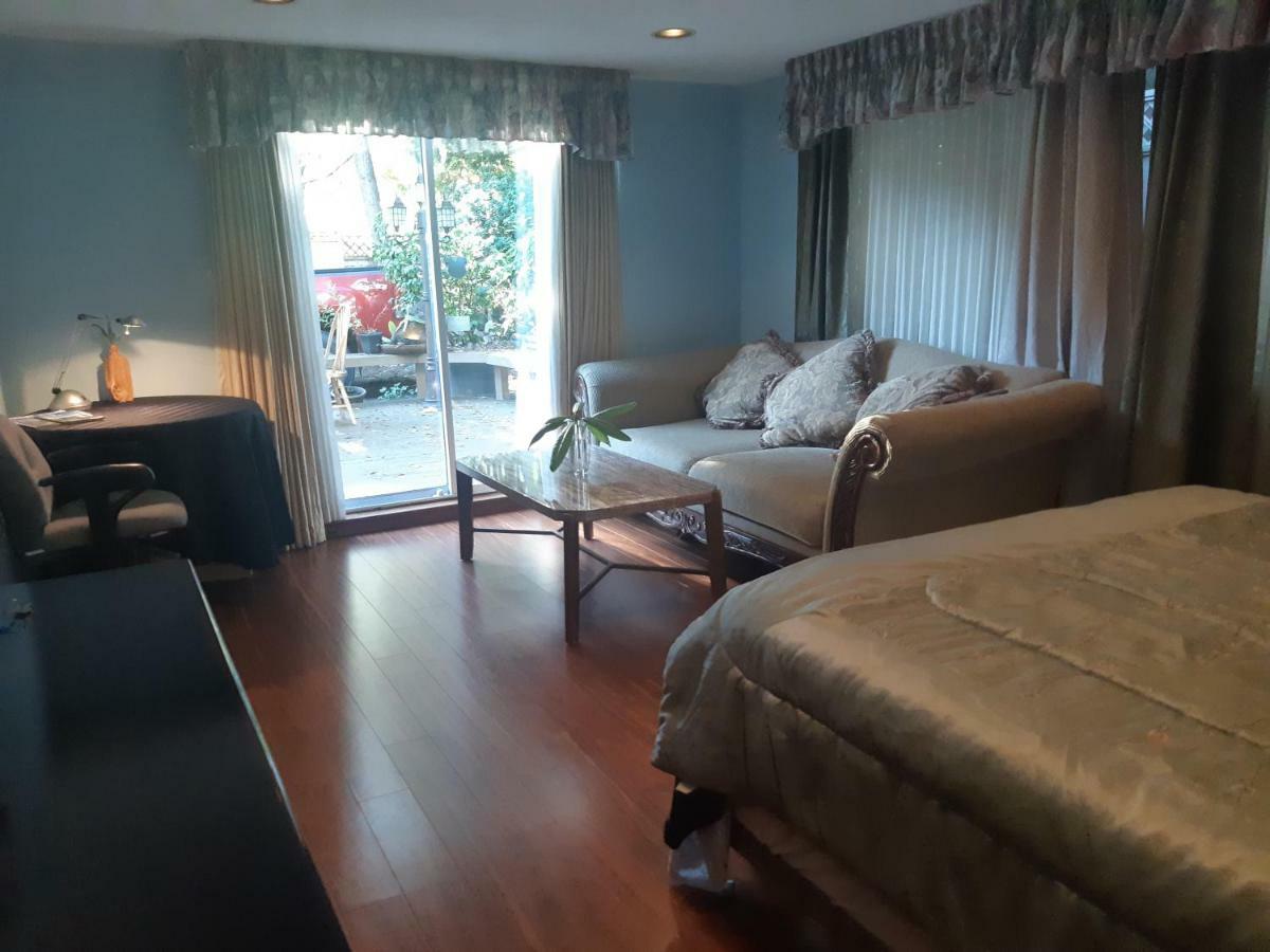 בורנבי Burris Guest House מראה חיצוני תמונה